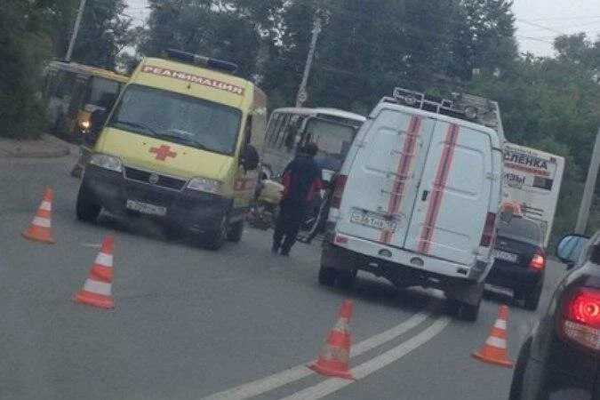 Иномарка и два автобуса столкнулись на «долгом мосту» в Ижевске