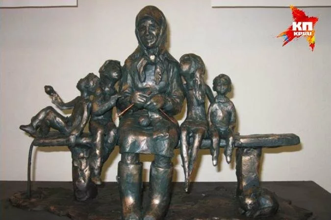 Макет памятника бабушке показали в Ижевске
